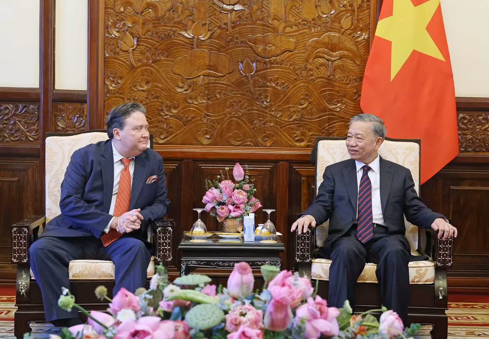 Chủ tịch nước Tô Lâm tiếp Đại sứ Hoa Kỳ tại Việt Nam Marc Knapper. (Ảnh: TTXVN)