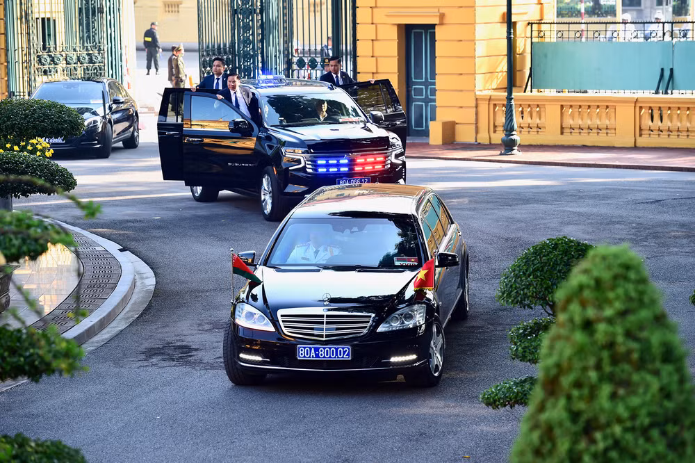 [Ảnh] Thủ tướng Phạm Minh Chính chủ trì Lễ đón Thủ tướng Cộng hòa Belarus Roman Golovchenko ảnh 2