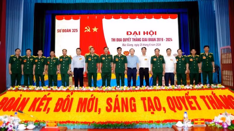 Các đại biểu dự Đại hội thi đua quyết thắng giai đoạn 2019-2024 của Sư đoàn 325, Quân đoàn 12. (Ảnh: Ngô Thức)