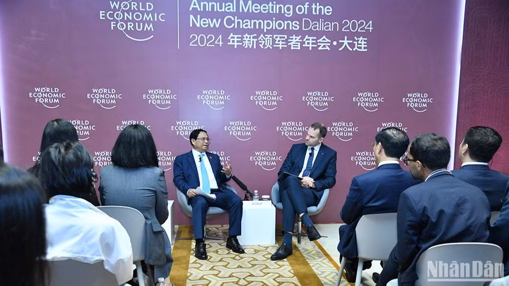 Thủ tướng Phạm Minh Chính tọa đàm với cộng đồng doanh nghiệp khởi nghiệp, đổi mới sáng tạo của WEF.