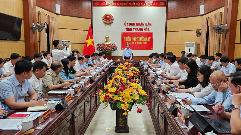 Quang cảnh phiên họp thường kỳ Ủy ban nhân dân tỉnh Thanh Hóa.