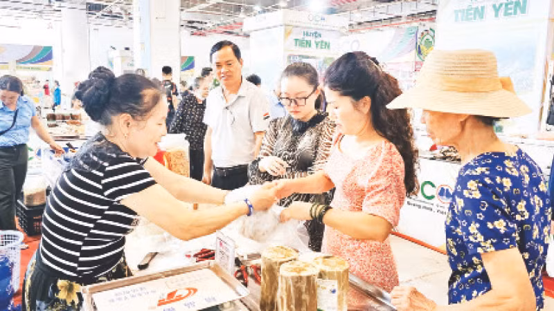 Các sản vật của Quảng Ninh luôn hấp dẫn người tiêu dùng.