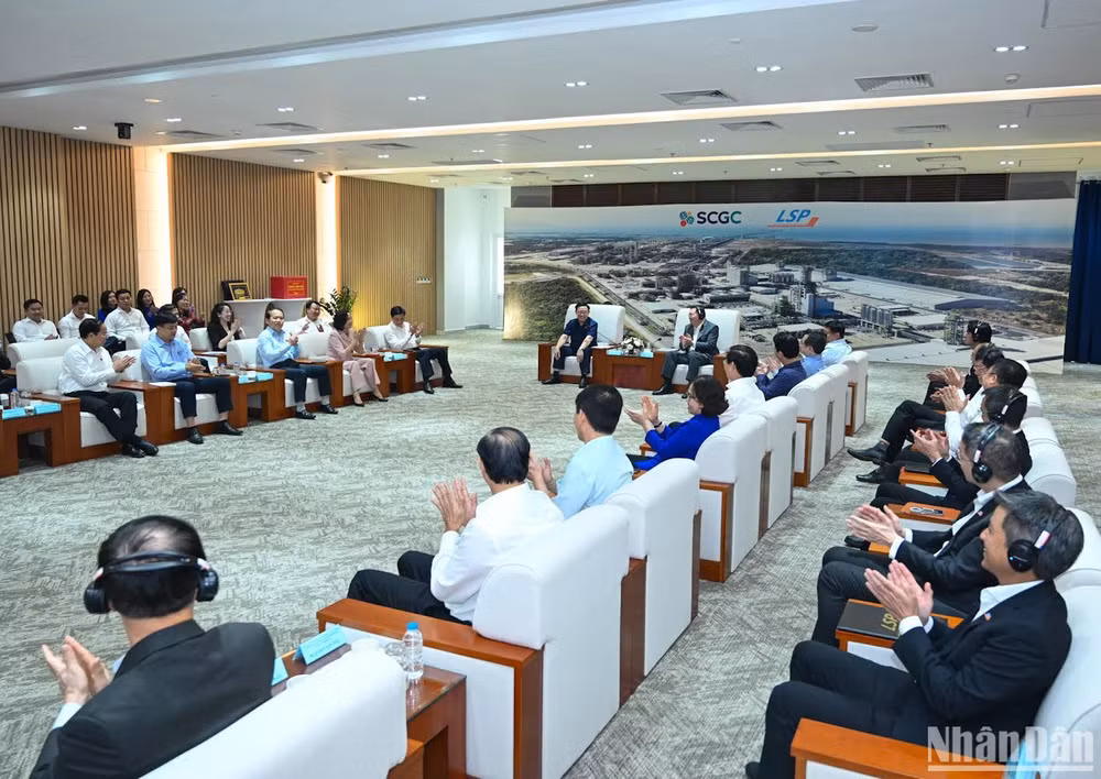 Quang cảnh buổi làm việc với Dự án Tổ hợp hóa dầu Long Sơn. (Ảnh: DUY LINH)