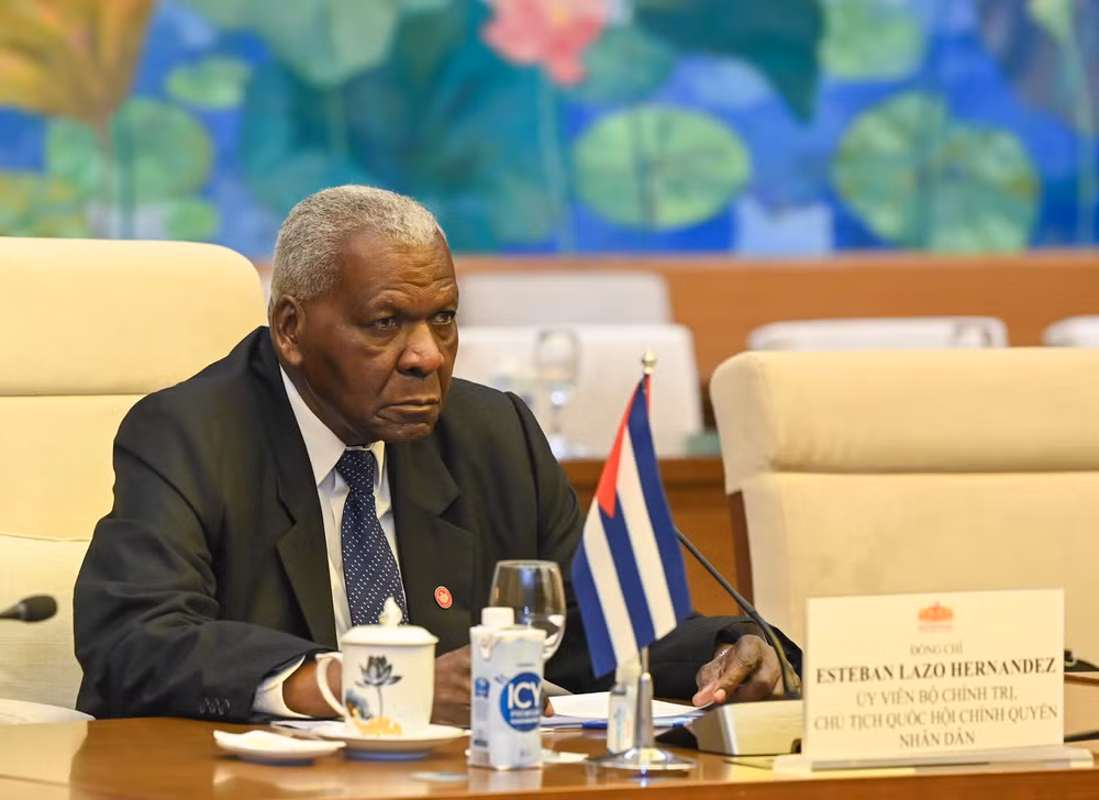 Chủ tịch Quốc hội Cuba Esteban Lazo Hernández phát biểu tại buổi tiếp. (Ảnh: DUY LINH)