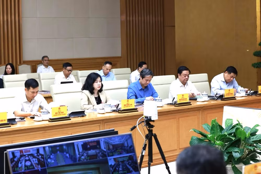 Đại diện lãnh đạo các Bộ, ban, ngành tham dự phiên họp.