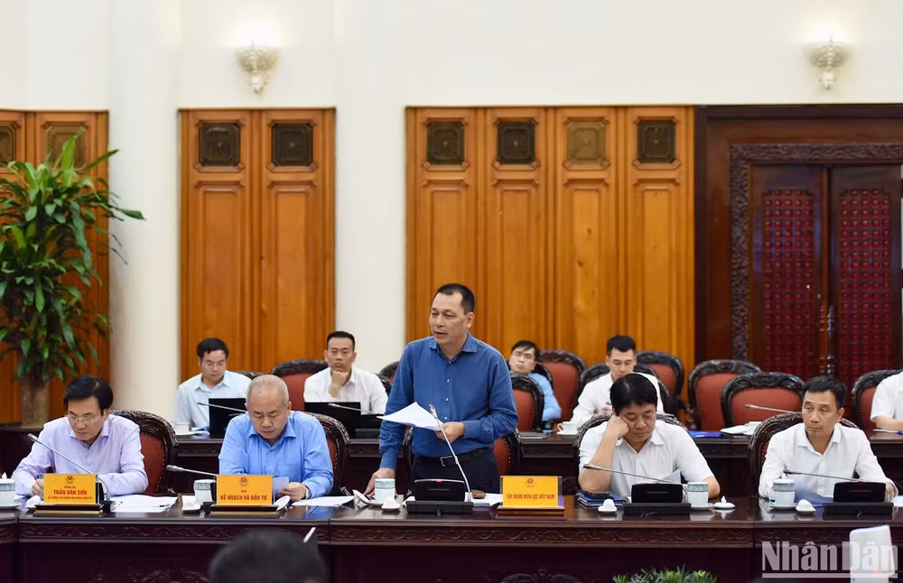 Chủ tịch Hội đồng Thành viên EVN Đặng Hoàng An phát biểu. (Ảnh: TRẦN HẢI)