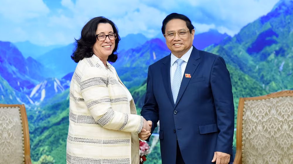 Thủ tướng Phạm Minh Chính đón bà Manuela V. Ferro, Phó Chủ tịch Ngân hàng Thế giới (World Bank) phụ trách khu vực Đông Á-Thái Bình Dương.