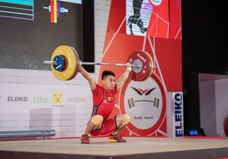 Kỷ lục thế giới của lực sĩ trẻ Cơ Ho 