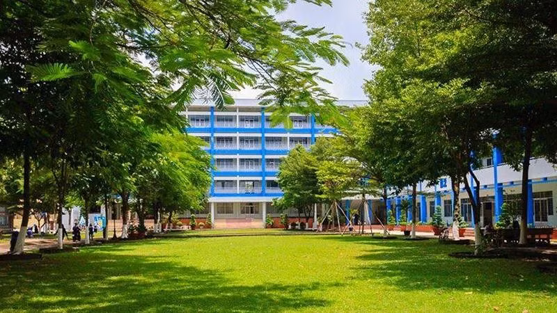 Trường đại học Lao động-Xã hội cơ sở II là một trong số ít các trường đào tạo ngành công tác xã hội.