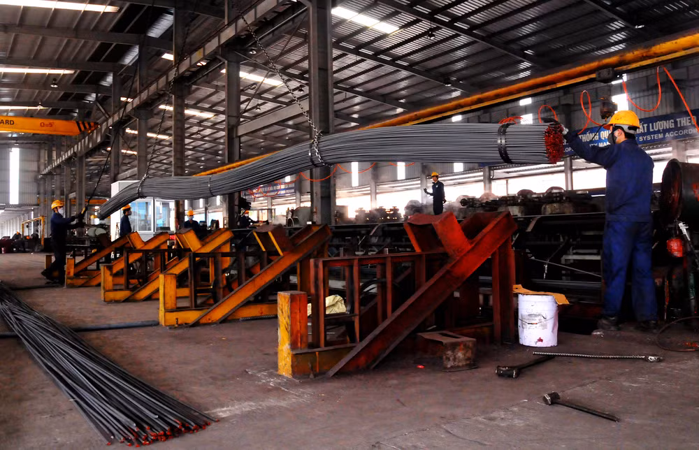 Đẩy mạnh giải ngân vốn đầu tư công và tháo gỡ khó khăn, thúc đẩy thị trường bất động sản là điểm tựa của ngành thép. 