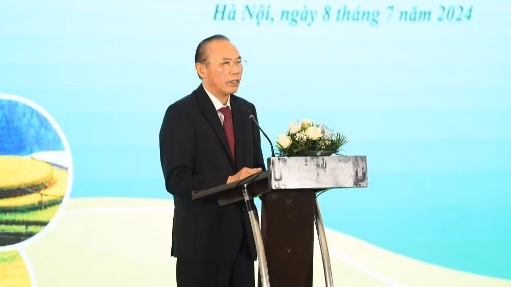 Thứ trưởng Nông nghiệp và Phát triển Nông thôn Phùng Đức Tiến phát biểu tại Hội nghị. 