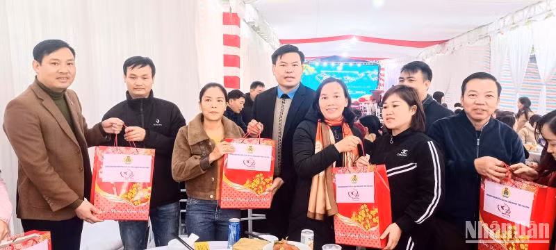 Những hoạt động ý nghĩa của tổ chức Công đoàn trong khu công nghiệp làm ấm lòng đoàn viên, người lao động gặp khó khăn dịp Tết năm nay.