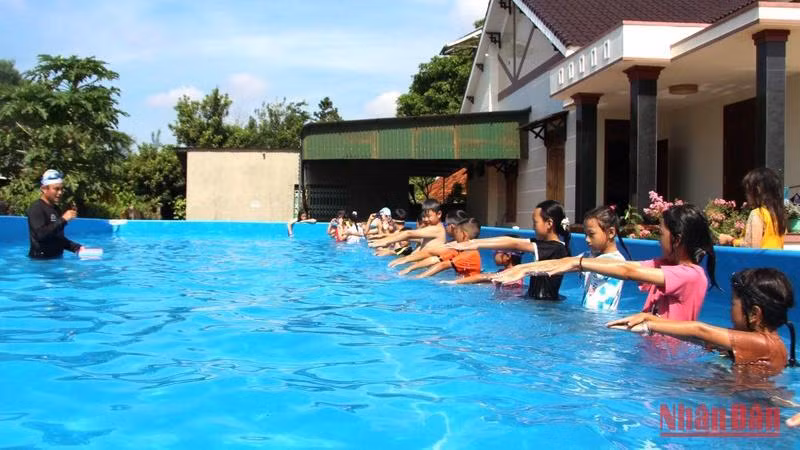 Một lớp dạy kỹ năng tại thành phố Buôn Ma Thuột, Đắk Lắk (Ảnh minh họa: Công Lý).