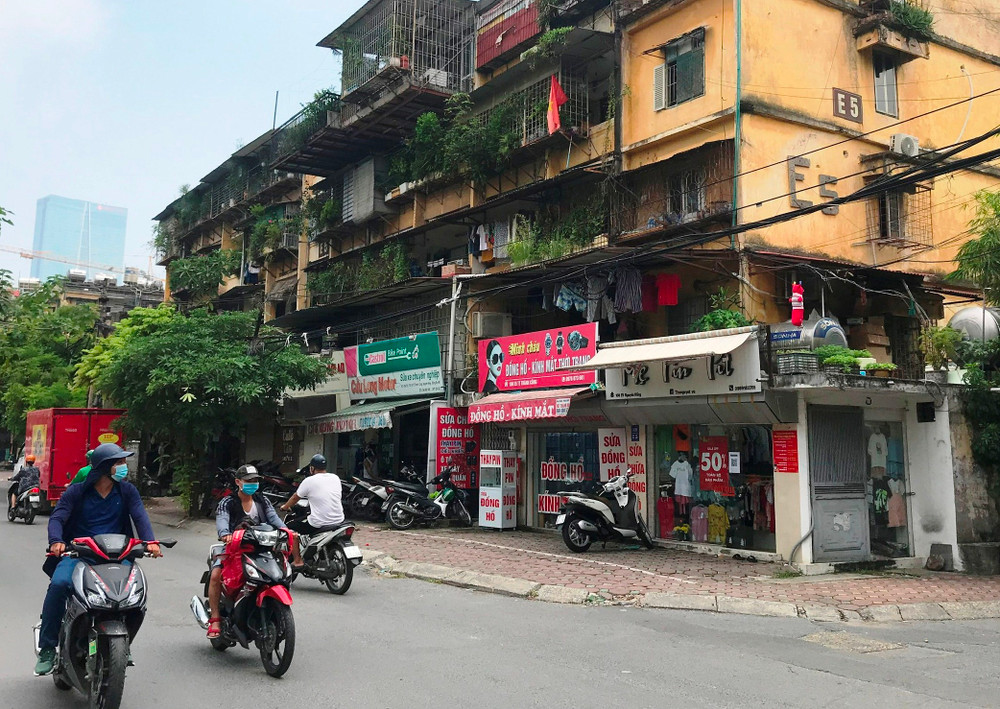 Nhiều dự án cải tạo chung cư cũ chậm trễ.
