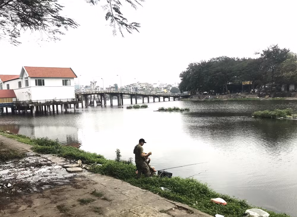 Nhiều hạng mục xây dựng không đúng quy hoạch trong Công viên Tuổi trẻ. 