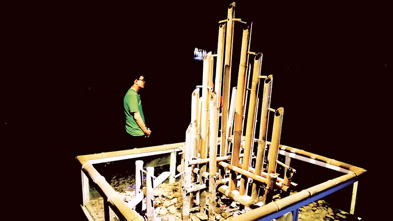 Âm thanh của đá - căn phòng độc đáo nhất của Bảo tàng âm thanh, trưng bày bộ đàn đá Đắk Kar có niên đại 2.500-3.000 năm tuổi.