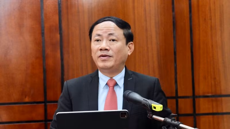 Chủ tịch Ủy ban nhân dân tỉnh Bình Định Phạm Anh Tuấn phát biểu tại hội nghị.