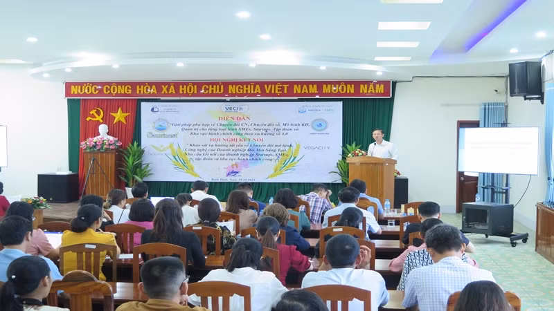 Toàn cảnh hội nghị.