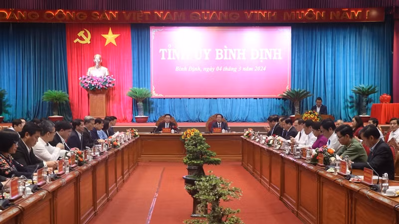 Quang cảnh buổi làm việc.