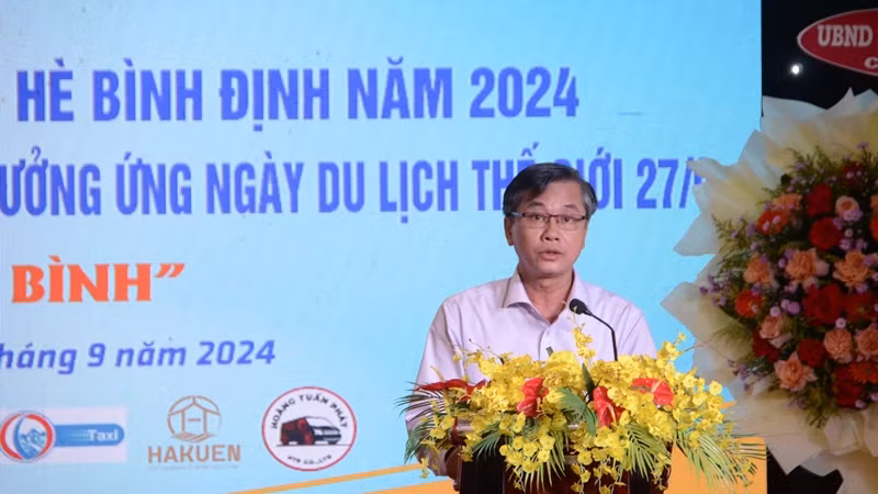 Ông Huỳnh Cao Nhất, Phó Giám đốc Sở Du lịch tỉnh Bình Định phát biểu tại hội nghị.