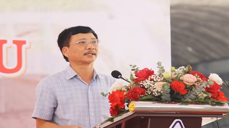 Ông Nguyễn Anh Tuấn, Phó Giám đốc Ban Quản lý dự án 85 phát biểu ý kiến tại buổi lễ.
