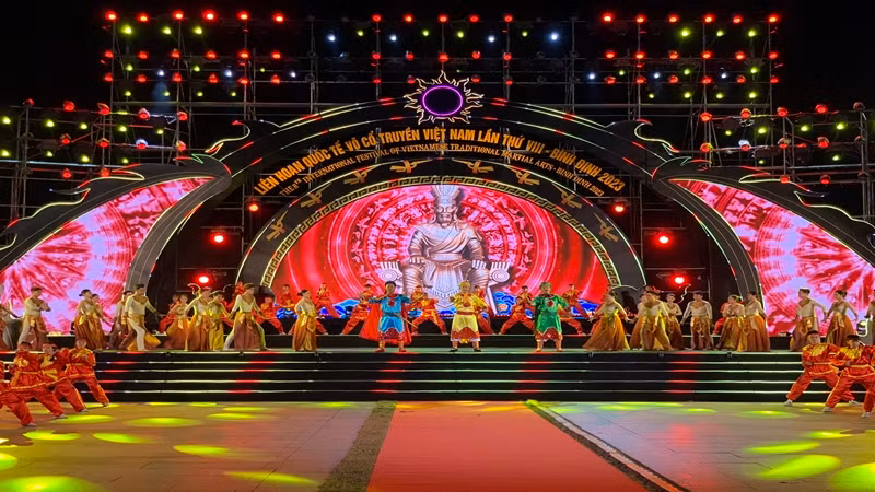 Liên hoan quốc tế Võ cổ truyền Việt Nam lần thứ 8 đã diễn ra tại Quảng trường thành phố Quy Nhơn, tỉnh Bình Định.