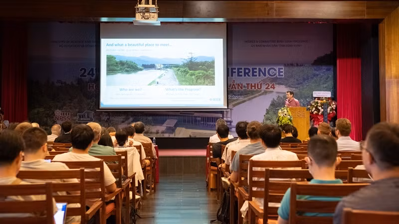 Toàn cảnh hội nghị.