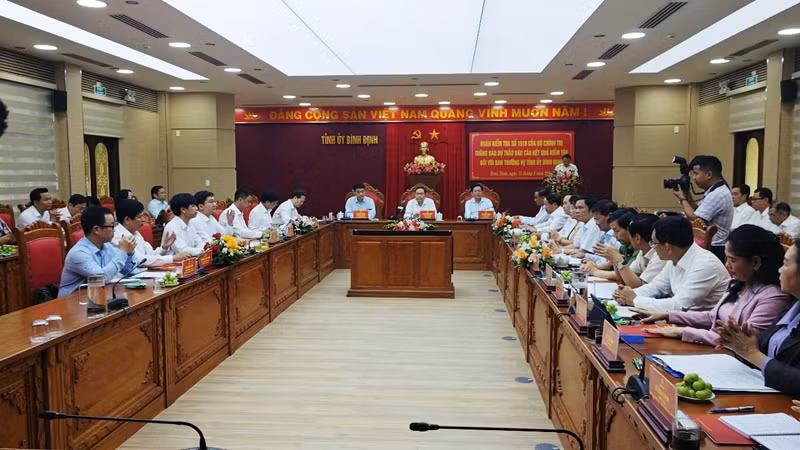 Quang cảnh buổi làm việc.