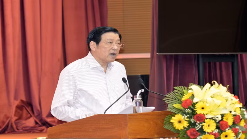 Trưởng Ban Nội chính Trung ương Phan Đình Trạc phát biểu ý kiến tại hội nghị.