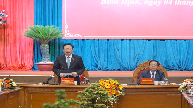 Chủ tịch Quốc hội Vương Đình Huệ kết luận buổi làm việc.