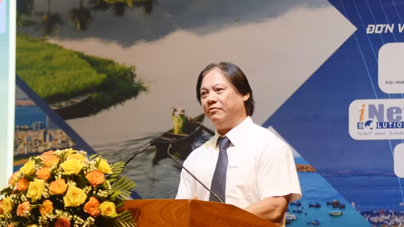 Ông Lê Xuân Sơn, Phó Tổng Giám đốc Công ty VNPT IT phát biểu tại hội thảo.