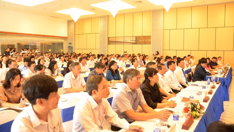 Đông đảo đại biểu tại các địa phương, đơn vị khu vực phía nam tham dự hội nghị.