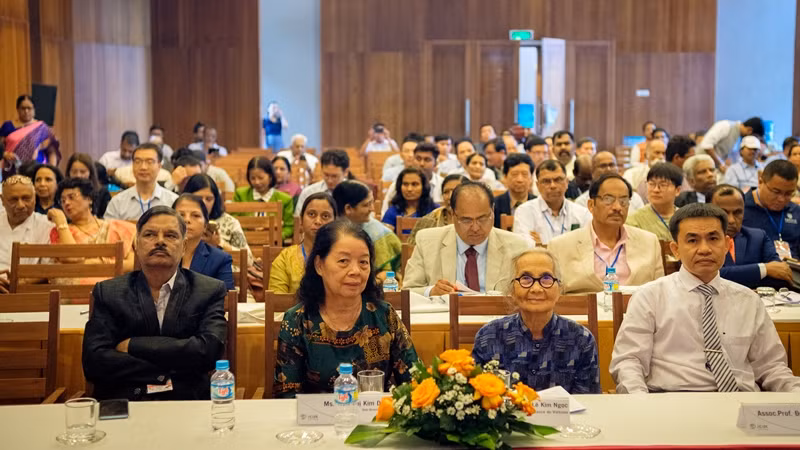 Hội nghị có sự tham gia đông đảo của các nhà khoa học trên thế giới.