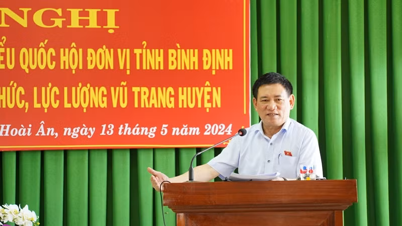 Bộ trưởng Tài chính Hồ Đức Phớc trả lời các kiến nghị của cử tri.