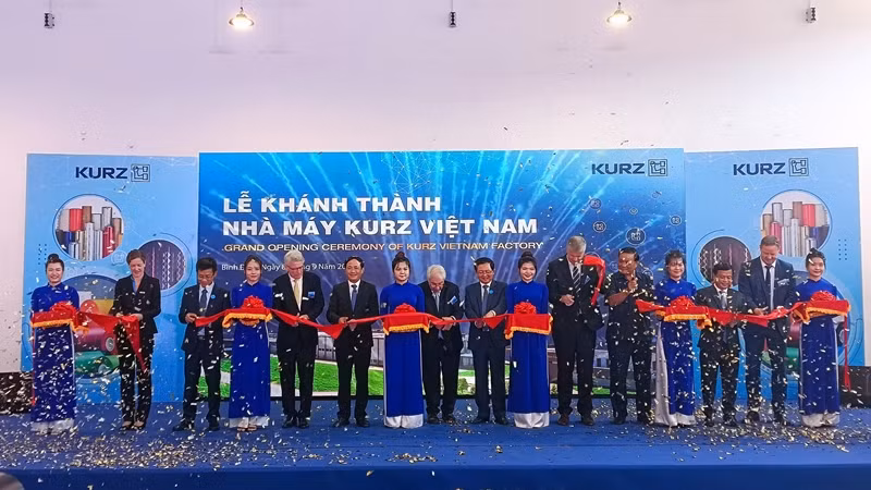 Bình Định khánh thành Nhà máy sản xuất nhũ và màng mỏng công nghệ cao
