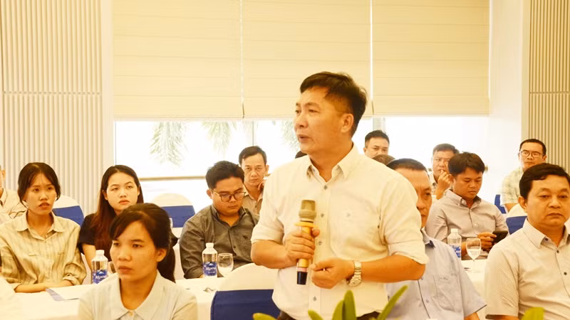 Đại diện doanh nghiệp mong muốn được giải quyết nhanh chóng các vướng mắc phát sinh của doanh nghiệp trong quá trình làm thủ tục hải quan.