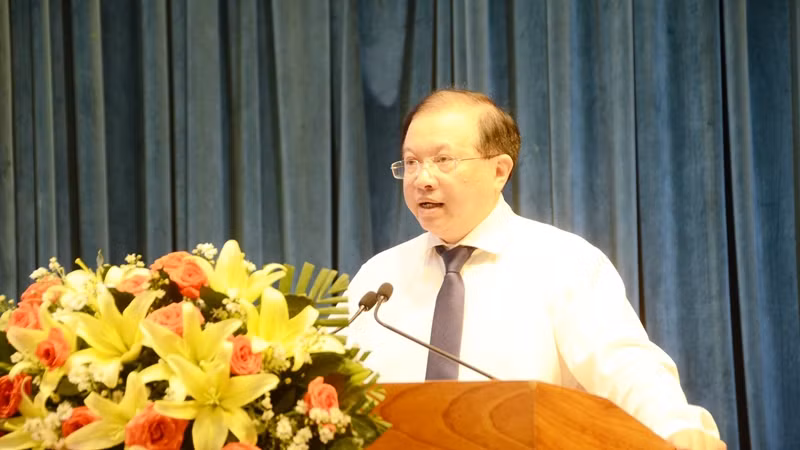 Thứ trưởng Văn hóa, Thể thao và Du lịch Tạ Quang Đông phát biểu tại hội thảo.