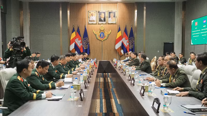 Hội đàm giữa đoàn đại biểu Bộ Quốc phòng Việt Nam và đoàn đại biểu Bộ Quốc phòng Campuchia.