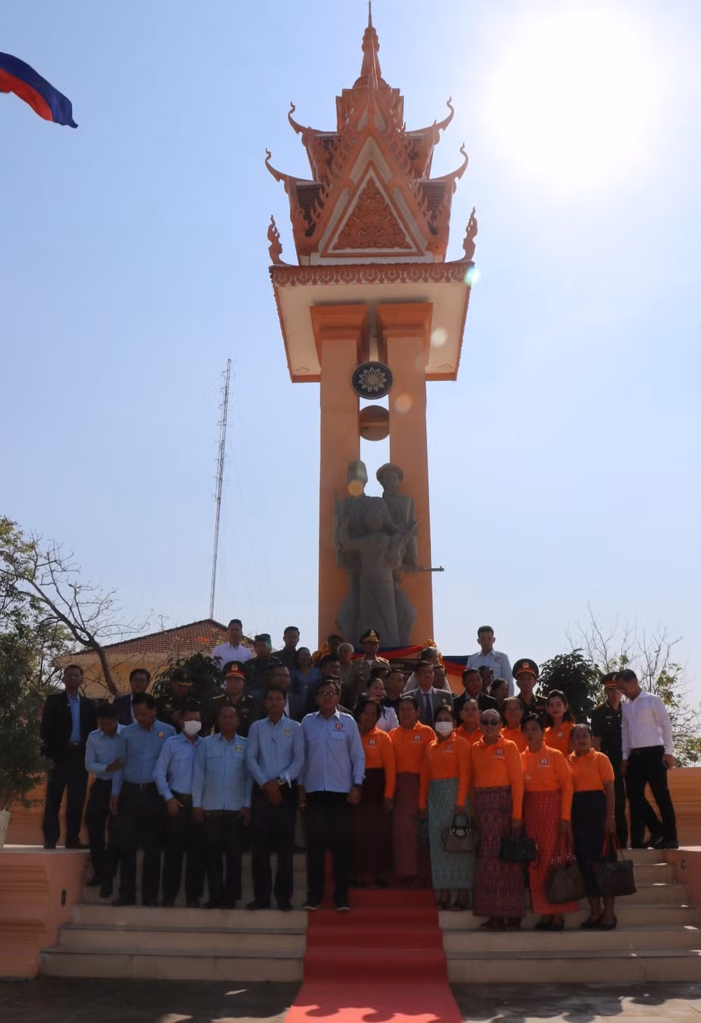 Đài Hữu nghị Việt Nam-Campuchia tỉnh Kampong Speu. Ảnh: Mạnh Hiệp Đài Hữu nghị Việt Nam-Campuchia tỉnh Kampong Speu. Ảnh: Mạnh Hiệp