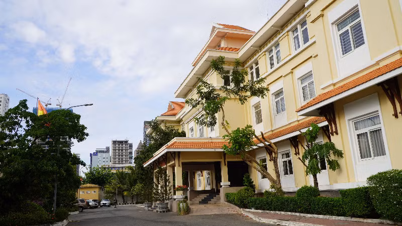 Đại sứ quán Việt Nam ở Thủ đô Phnom Penh, Campuchia. (Ảnh: NGUYỄN HIỆP)