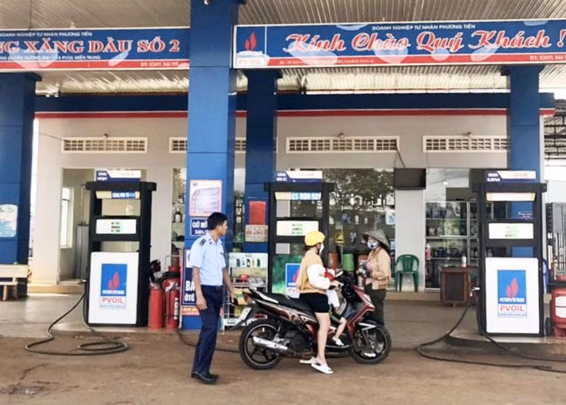 Lực lượng quản lý thị trường tỉnh Gia Lai tăng cường kiểm tra, giám sát nhằm kịp thời chấn chỉnh các hành vi vi phạm trong kinh doanh xăng dầu.