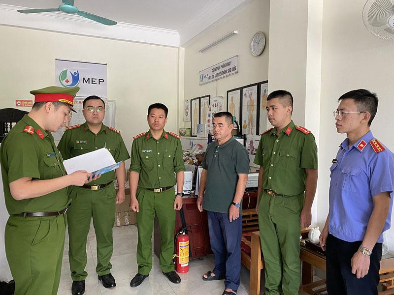 Cơ quan Cảnh sát điều tra đọc Quyết định khởi tố đối tượng Đỗ Đức Trọng.