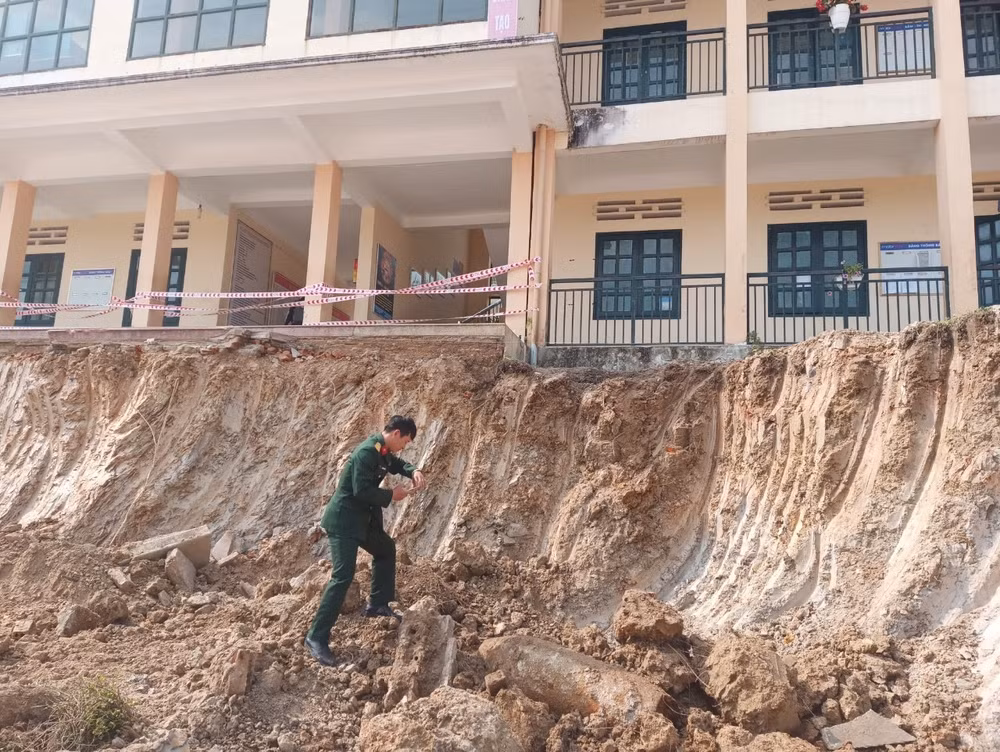 Hiện trường nơi phát hiện quả bom.