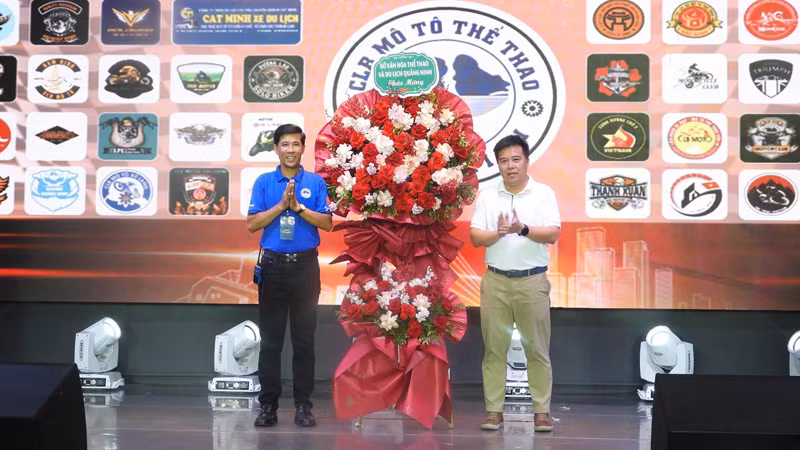 Lễ công bố quyết định thành lập Câu lạc bộ Mô-tô Quảng Ninh.