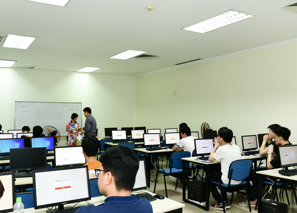 Tại kỳ thi Đánh giá năng lực - TSA 2023 (Ảnh: HUST)