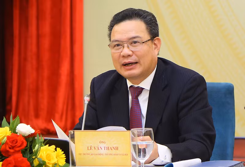 Thứ trưởng Lao động, Thương binh và Xã hội Lê Văn Thanh phát biểu tại chương trình.