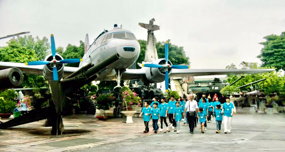 Cảnh trong phim tài liệu "Suối nguồn" do Điện ảnh Quân đội nhân dân sản xuất.