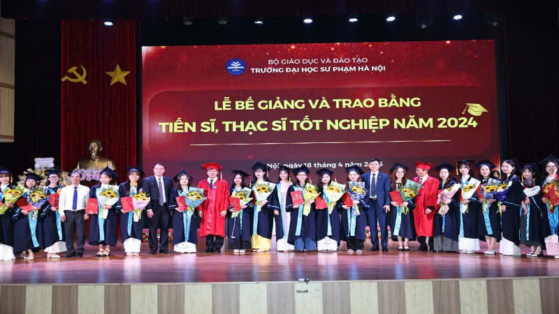 Quang cảnh buổi lễ trao bằng tốt nghiệp. (Ảnh: THANH TÙNG)