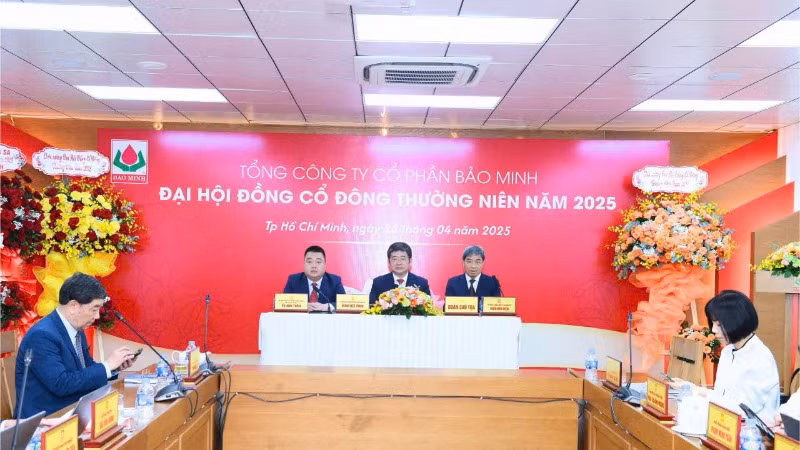 Đoàn Chủ tọa điều hành Đại hội đồng cổ đông.