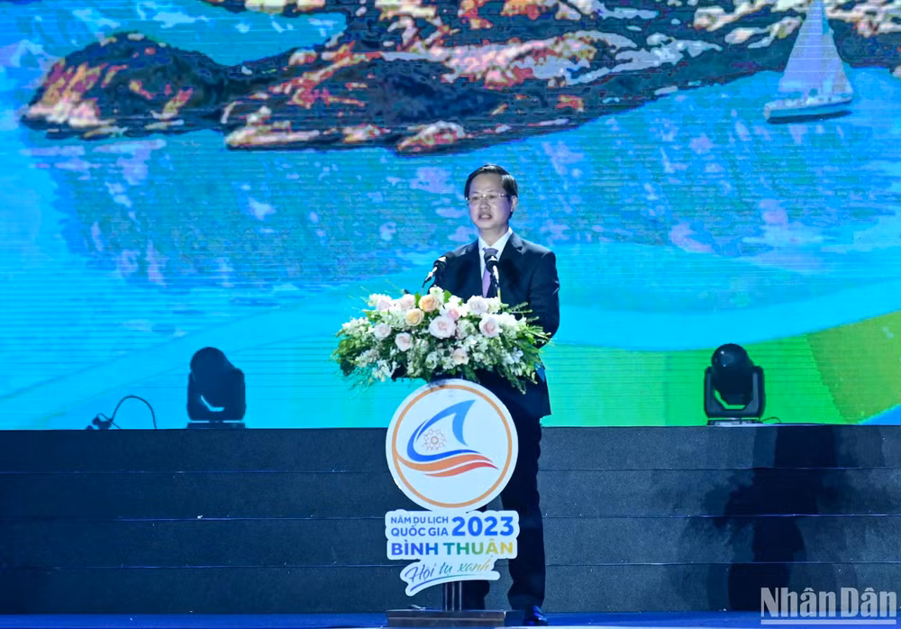 Chủ tịch UBND tỉnh Bình Thuận Đoàn Anh Dũng phát biểu khai mạc Năm Du lịch quốc gia 2023.